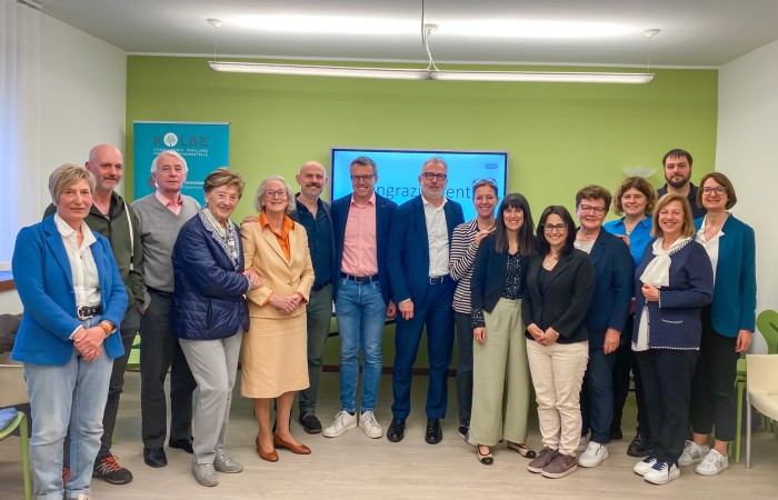 ✨ Un nuovo capitolo per il Consultorio Kolbe! ✨
Ieri 20 maggio 2025, tra strette di mano, sorrisi e tanta partecipazione, abbiamo scritto una pagina importante della nostra storia.
Un nuovo statuto che ci proietta verso il futuro, adeguato al Codice del Terzo Settore.
L’approvazione del bilancio, perché ogni traguardo parte da basi solide.
Un’assemblea ricca di idee e condivisione, con il cuore e la mente rivolti alla crescita della nostra associazione.
Un grande grazie a tutti i partecipanti che hanno contribuito con il loro impegno e dedizione!