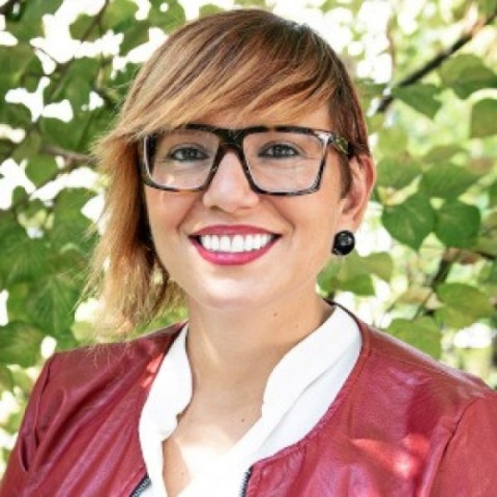 Abschluss in klinischer Psychologie an der Universität Padua. Kognitive-Verhaltens-therapeutin mit Spezialisierung in Schematherapie und EMDR. Sie arbeitet seit 2019 in der Beratungsstelle und bietet mit Beratung und Therapie für Einzelpersonen, Paare und Familien, zu Angststörungen, Depressionen, Persönlichkeitsstörungen, Beziehungsproblemen, Krisen und kritischen Lebensereignissen an.