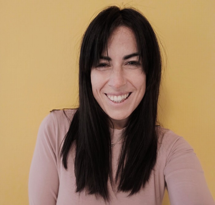 Absolventin in Klinischer Psychologie und Gesundheitspsychologie an der Universität G. D’Annunzio in Chieti. Derzeit im letzten Jahr der Facharztausbildung in integrierter Psychotherapie auf der Grundlage des Transaktionsanalyse-Ansatzes. Seit 2023 arbeitet sie mit der Beratungsstelle zusammen und bietet psychologische Beratung und Unterstützung für Einzelpersonen und Familien an. Sie verfügt über Erfahrung im Bereich Migration und Entwicklungsalter, insbesondere mit jungen Erwachsenen. Derzeit ist sie als Beraterin bei der Psychologenkammer Bozen tätig.
Übersetzt mit DeepL.com (kostenlose Version)