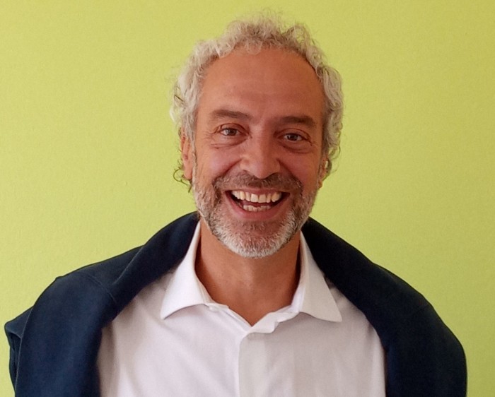 Psicologo-Psicoterapeuta. Laureato in Psicologia presso l'Università degli Studi di Padova. Collabora con il consultorio dal 2009. Si occupa di consulenze individuali, di coppia e famigliari nonché di problematiche adolescenziali. Esperto in bio-energetica. 
Dal 2011 è il coordinatore della sede di Merano.