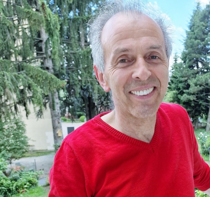 Laureato in psicologia presso l'Università degli Studi di Innsbruck - formazione in terapia corporea della Gestalt integrativa, formazione in terapia infantile, corso in psicoterapia specifica per i traumi - Collabora con il Consultorio dal 2018.