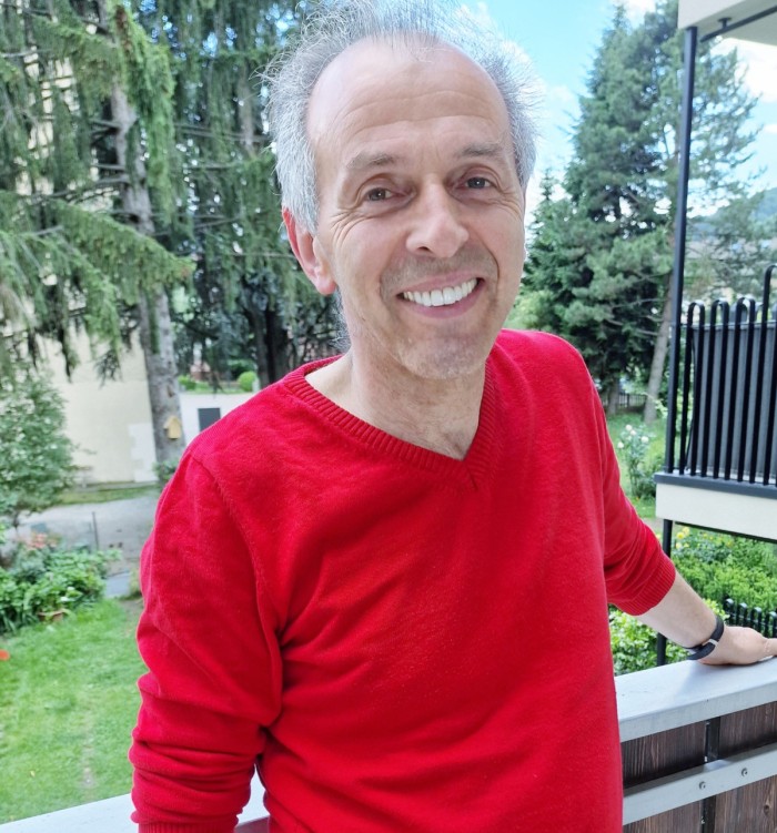 Laureato in psicologia presso l'Università degli Studi di Innsbruck - formazione in terapia corporea della Gestalt integrativa, formazione in terapia infantile, corso in psicoterapia specifica per i traumi - Collabora con il Consultorio dal 2018.